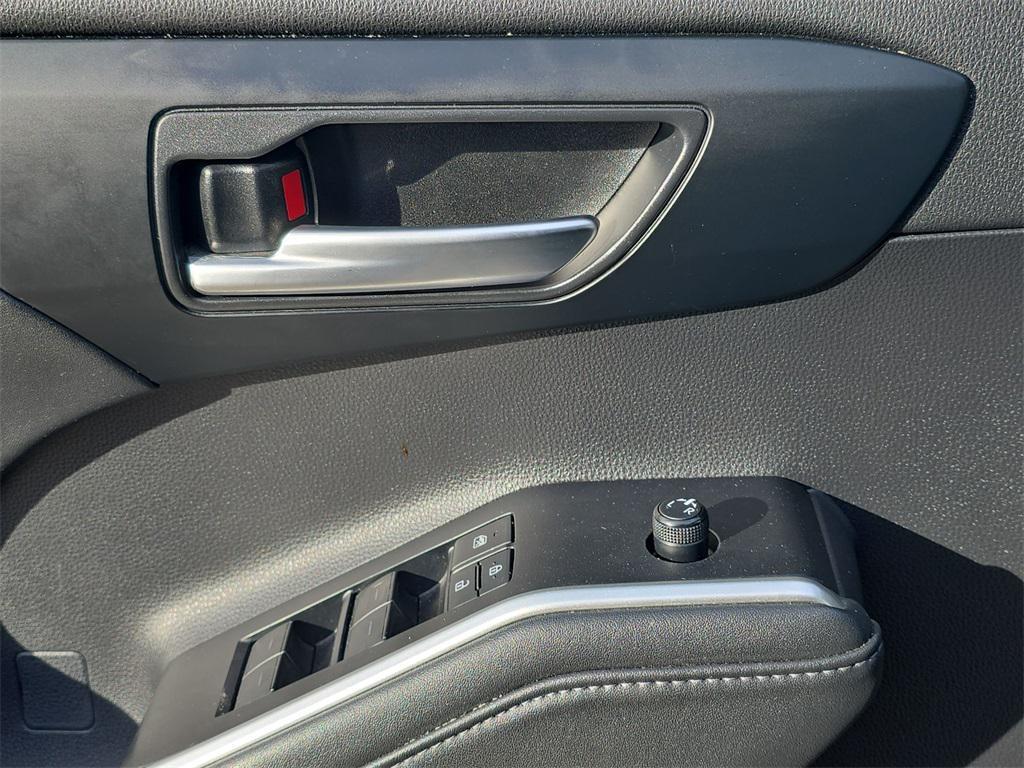 used 2020 Toyota Highlander car, priced at $23,995