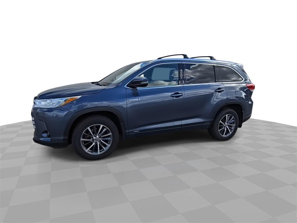 used 2018 Toyota Highlander Hybrid car, priced at $22,995