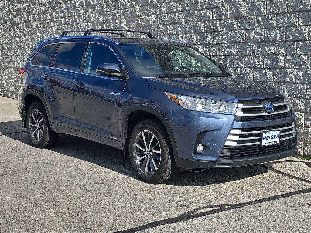 used 2018 Toyota Highlander Hybrid car, priced at $22,995