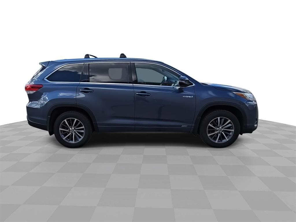 used 2018 Toyota Highlander Hybrid car, priced at $22,995