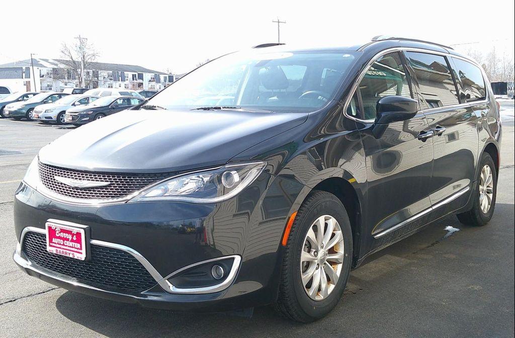 used 2018 Chrysler Pacifica car, priced at $17,500