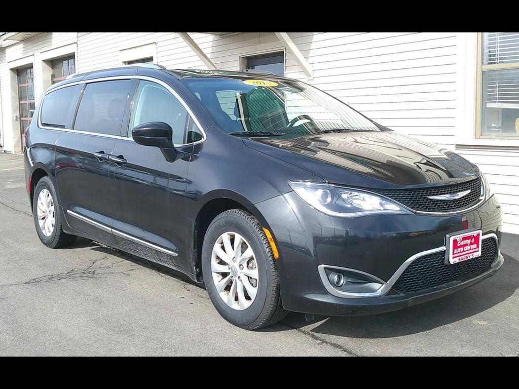 used 2018 Chrysler Pacifica car, priced at $17,500