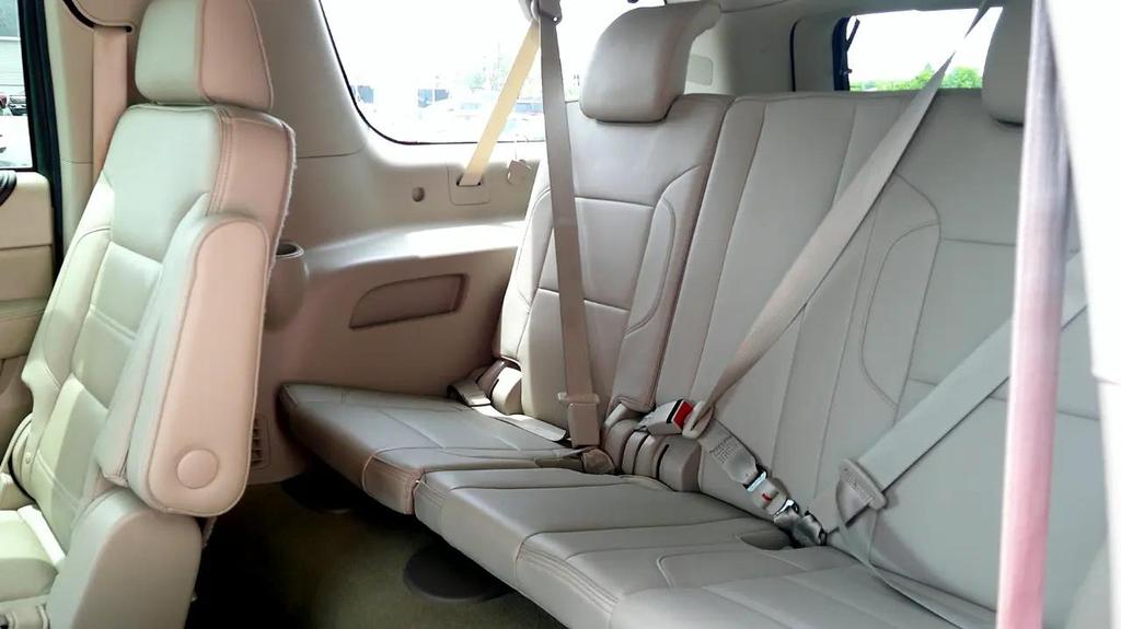 used 2015 GMC Yukon XL car, priced at $26,500