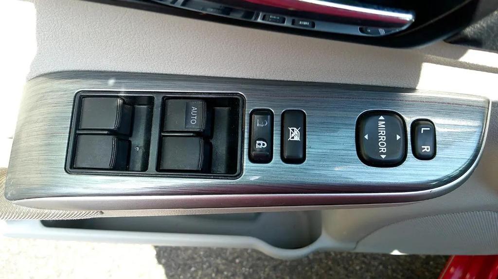 used 2012 Toyota Camry Hybrid car, priced at $12,980