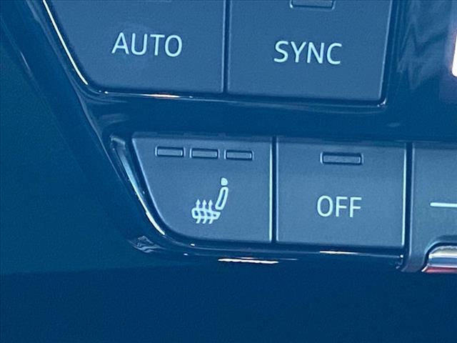 used 2023 Audi Q4 e-tron car, priced at $27,300