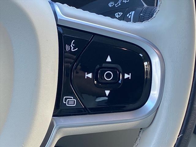 used 2022 Volvo XC90 car, priced at $32,400