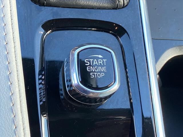 used 2022 Volvo XC90 car, priced at $32,400