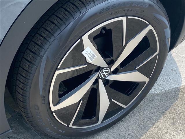 new 2025 Volkswagen ID.4 car, priced at $45,656