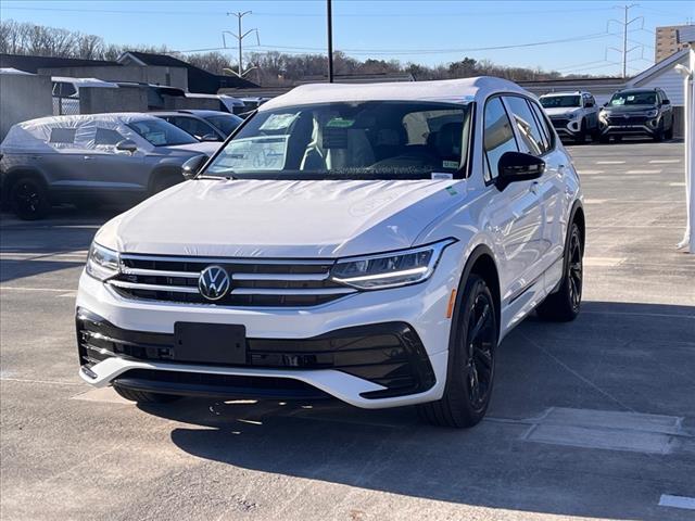 new 2024 Volkswagen Tiguan car, priced at $35,094