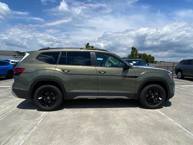 new 2025 Volkswagen Atlas car, priced at $39,999