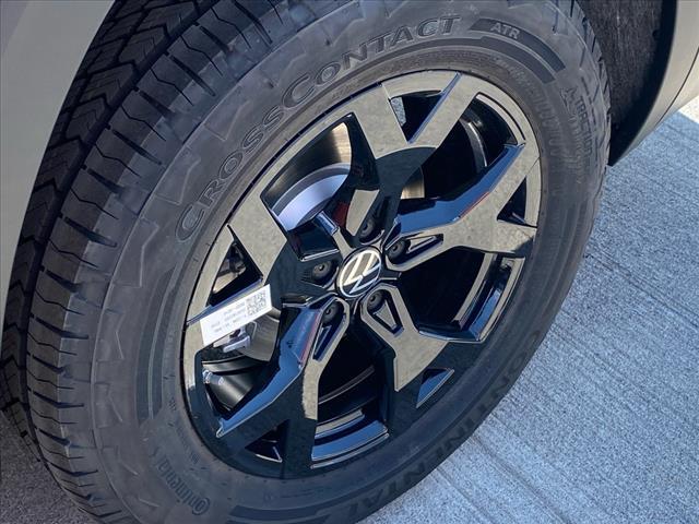 new 2025 Volkswagen Atlas car, priced at $39,999