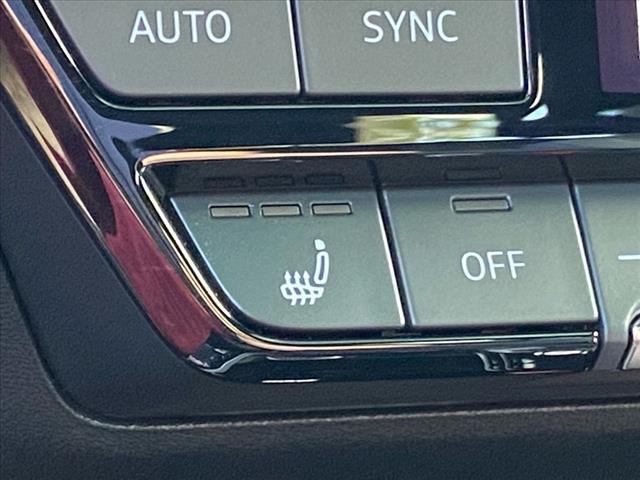 used 2024 Audi Q4 e-tron car, priced at $31,500