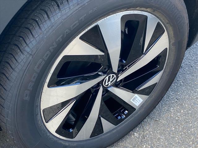 new 2025 Volkswagen ID.4 car, priced at $40,635