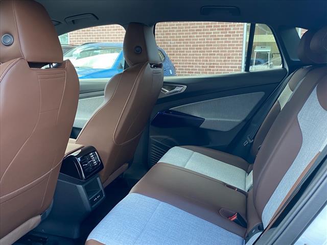 new 2025 Volkswagen ID.4 car, priced at $40,635