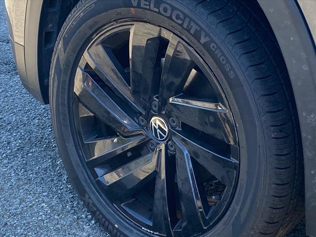 used 2022 Volkswagen Atlas Cross Sport car, priced at $25,300