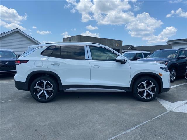new 2025 Volkswagen Tiguan car, priced at $32,800