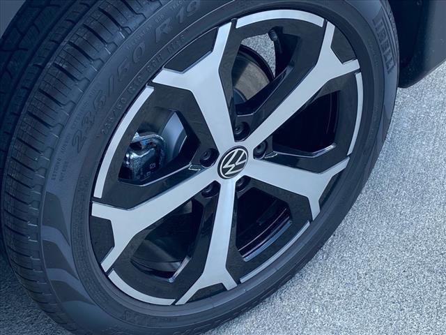 new 2025 Volkswagen Tiguan car, priced at $32,800
