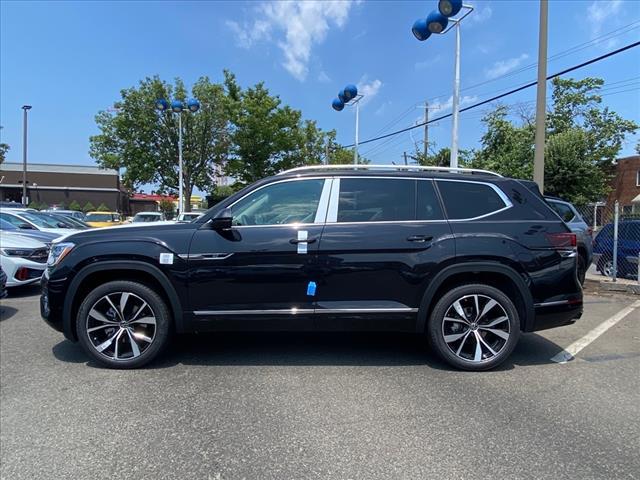 new 2024 Volkswagen Atlas car, priced at $50,438