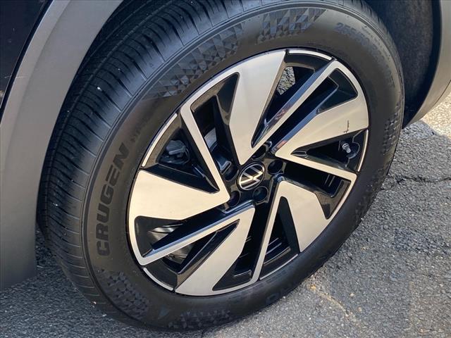 used 2024 Volkswagen Atlas car, priced at $35,800