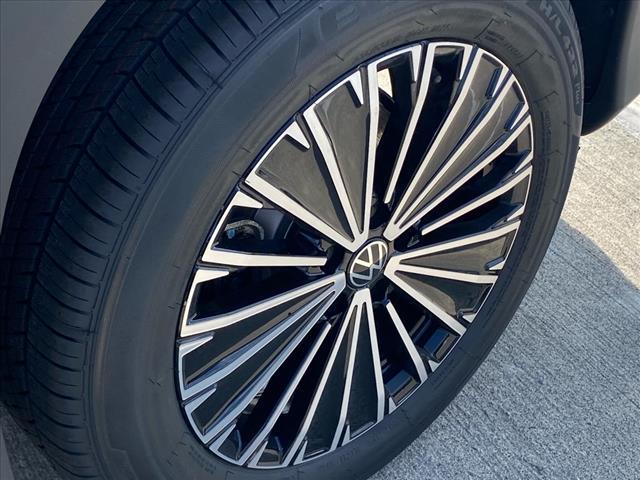 new 2025 Volkswagen Tiguan car, priced at $31,356