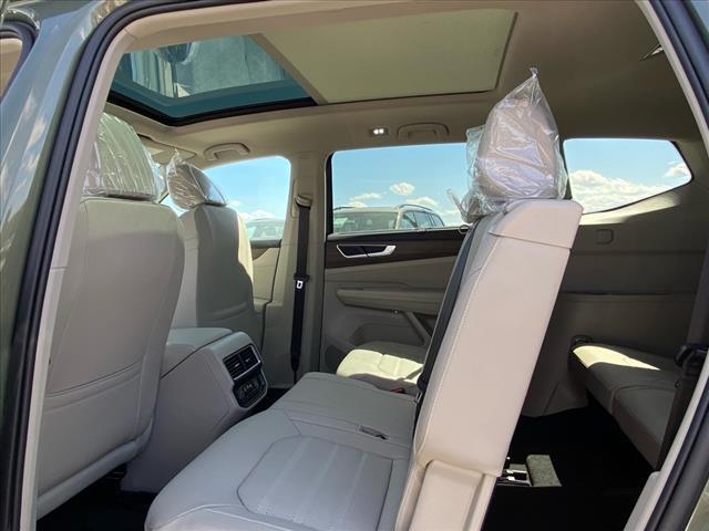 new 2025 Volkswagen Atlas car, priced at $46,656
