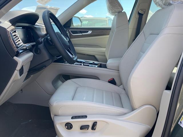 new 2025 Volkswagen Atlas car, priced at $46,656