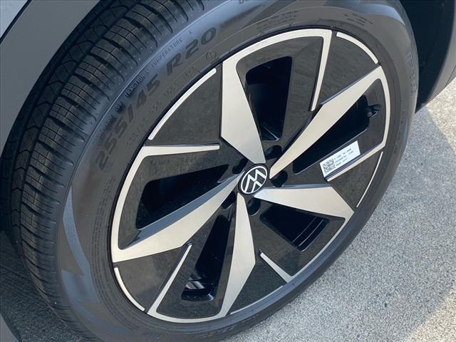 new 2025 Volkswagen ID.4 car, priced at $45,656