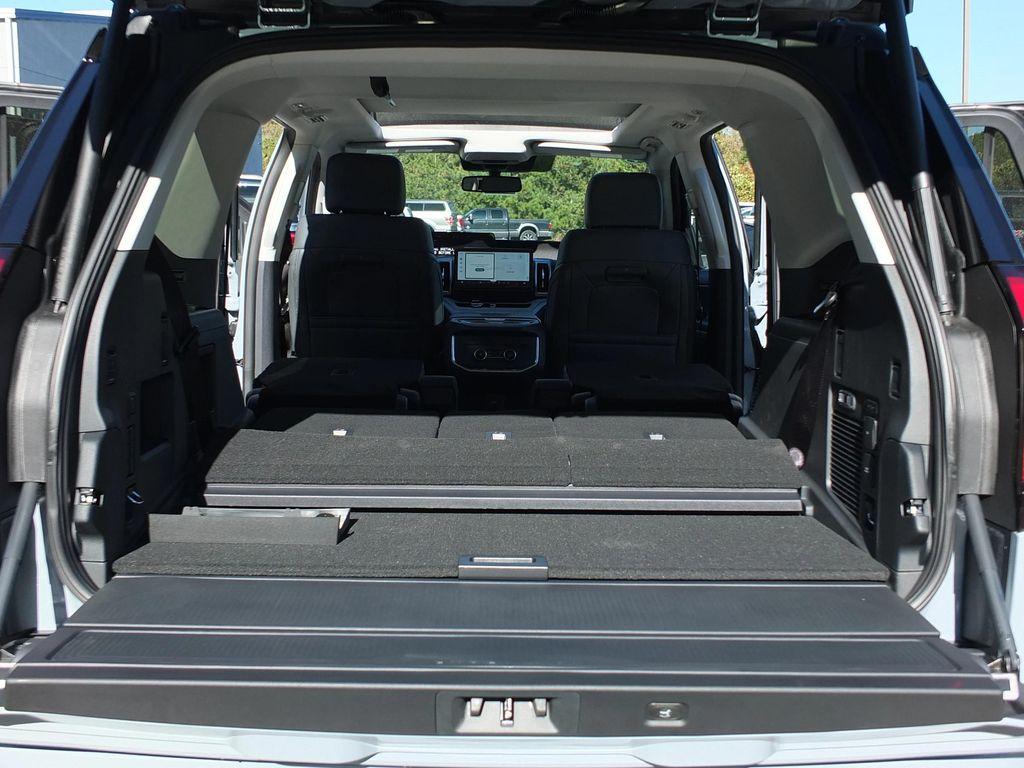 new 2025 Ford Expedition car, priced at $73,835
