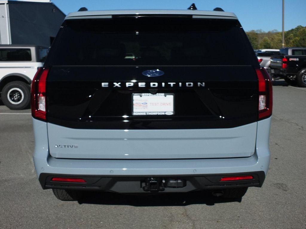 new 2025 Ford Expedition car, priced at $73,835