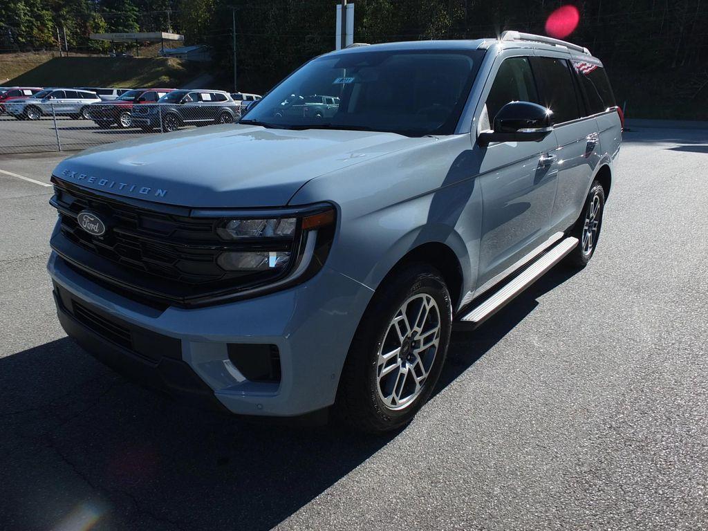 new 2025 Ford Expedition car, priced at $73,835