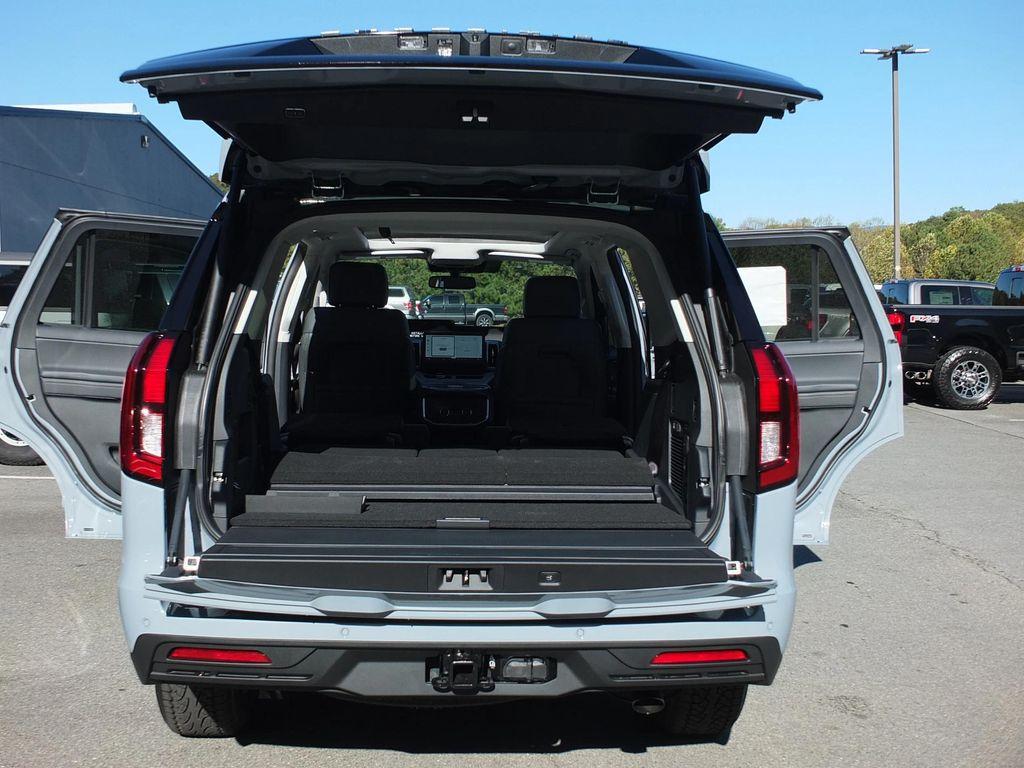 new 2025 Ford Expedition car, priced at $73,835