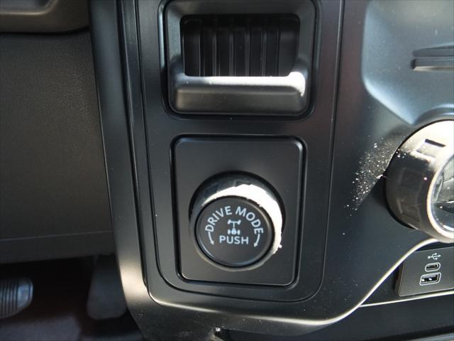 new 2025 Ford F-150 car, priced at $41,100