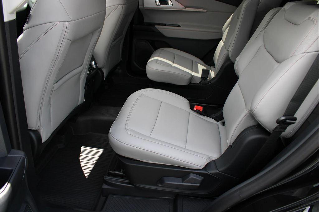new 2025 Ford Explorer car, priced at $48,915