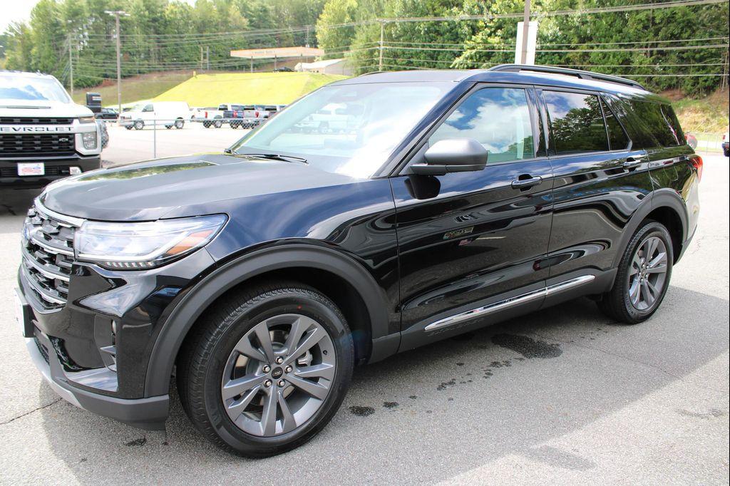 new 2025 Ford Explorer car, priced at $48,915