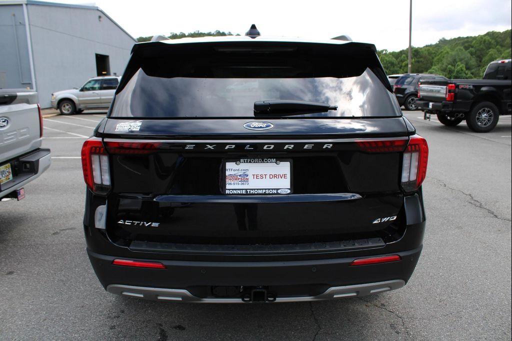 new 2025 Ford Explorer car, priced at $48,915
