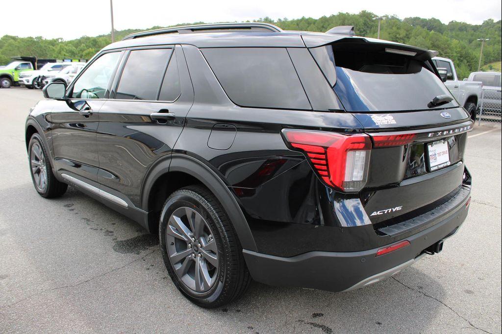 new 2025 Ford Explorer car, priced at $48,915