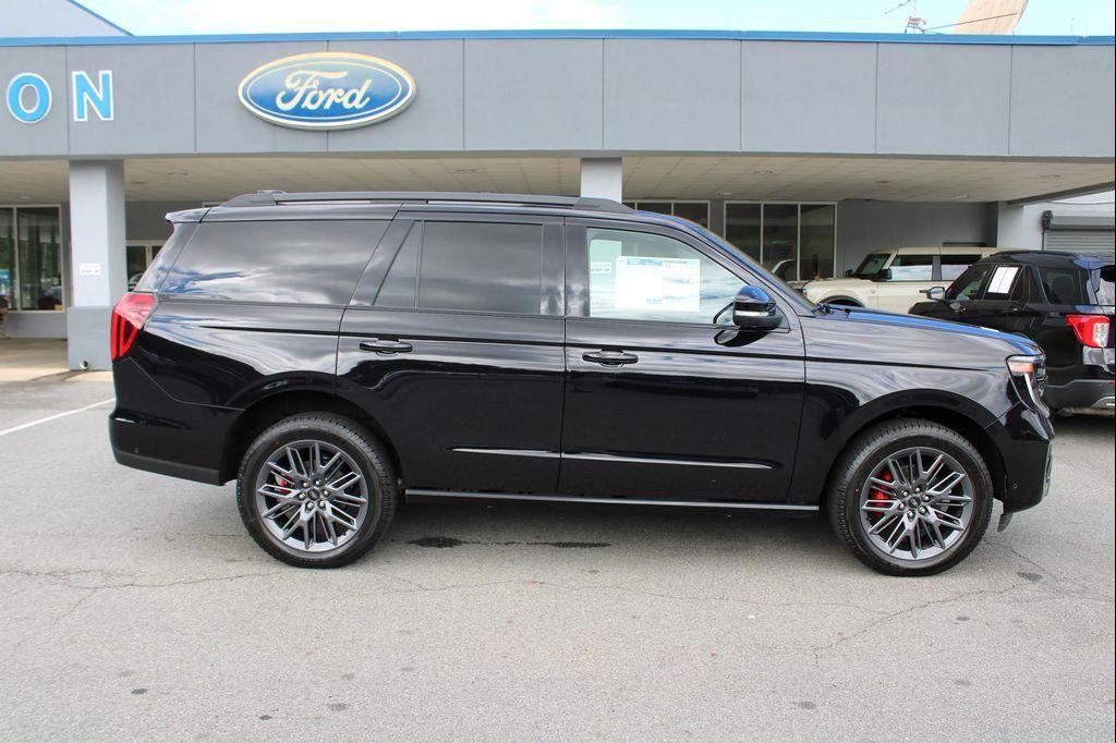 new 2025 Ford Expedition car, priced at $84,685