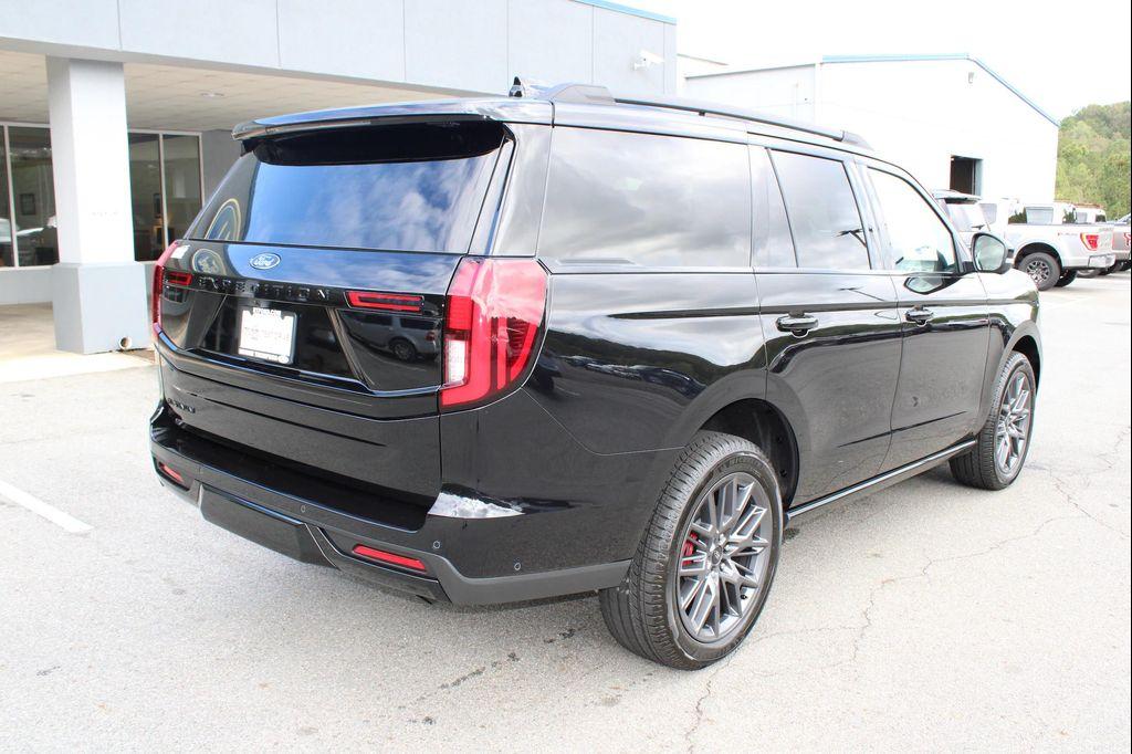 new 2025 Ford Expedition car, priced at $84,685