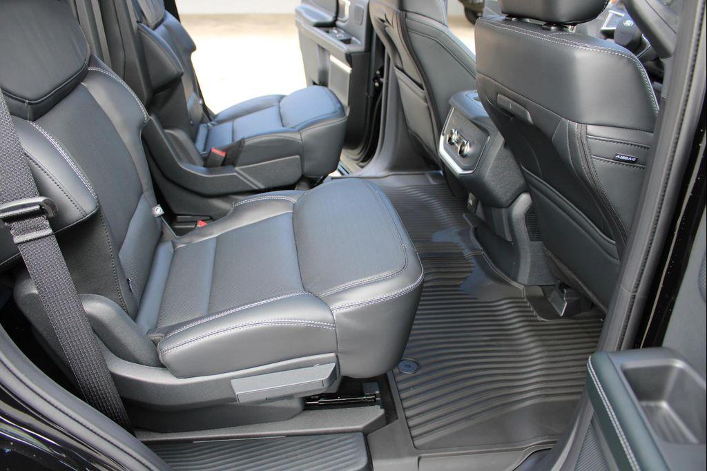 new 2025 Ford Expedition car, priced at $84,685