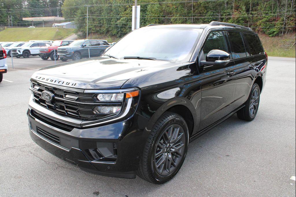 new 2025 Ford Expedition car, priced at $84,685