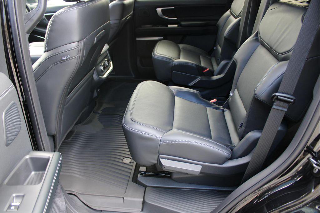 new 2025 Ford Expedition car, priced at $84,685
