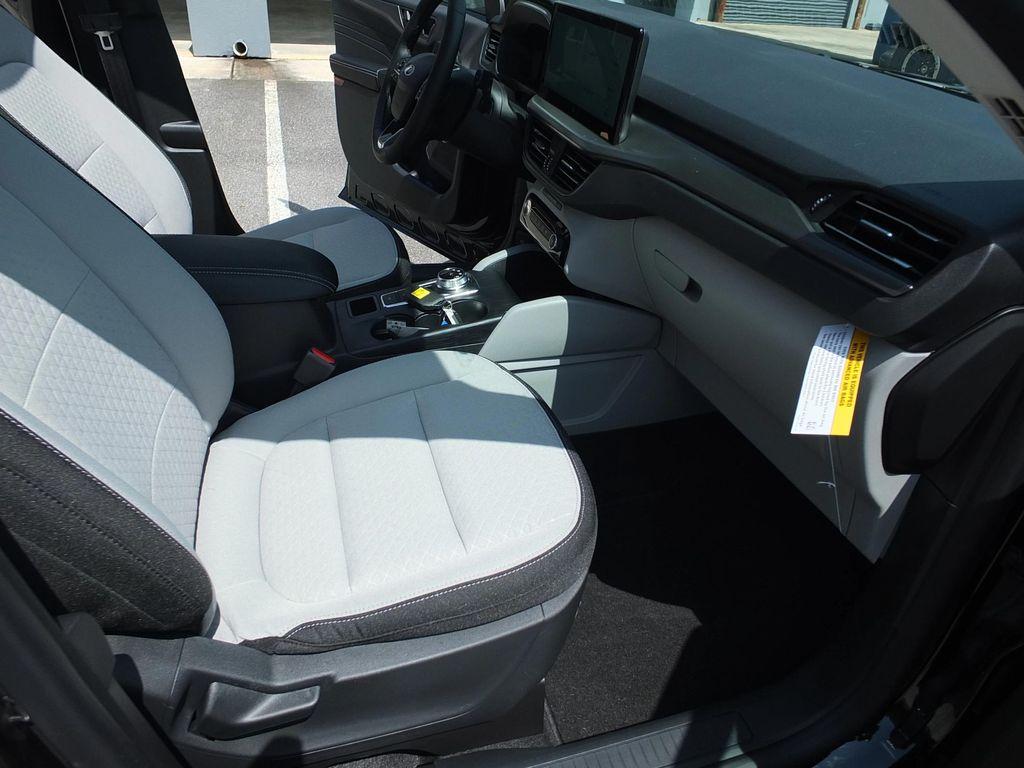 new 2025 Ford Escape car, priced at $31,090