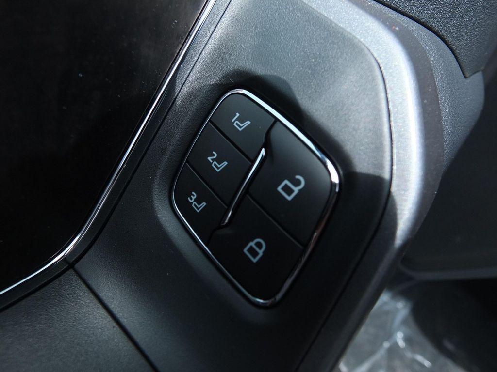 new 2025 Ford F-250 car, priced at $81,270