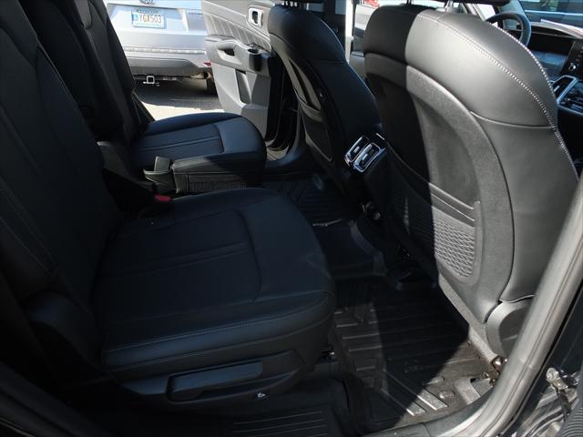 used 2023 Kia Sorento car, priced at $33,638