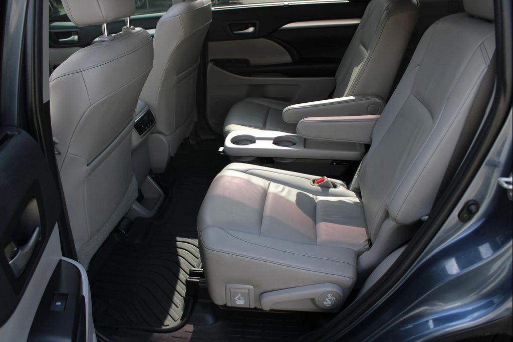 used 2019 Toyota Highlander car, priced at $24,996