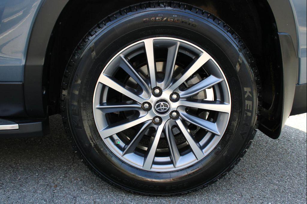used 2019 Toyota Highlander car, priced at $24,996