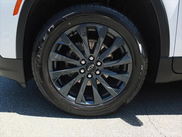 used 2022 Chevrolet Traverse car, priced at $31,899