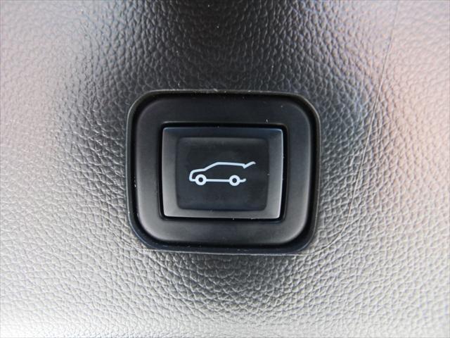 used 2022 Chevrolet Traverse car, priced at $31,899