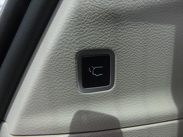 used 2023 Chrysler Pacifica car, priced at $29,985