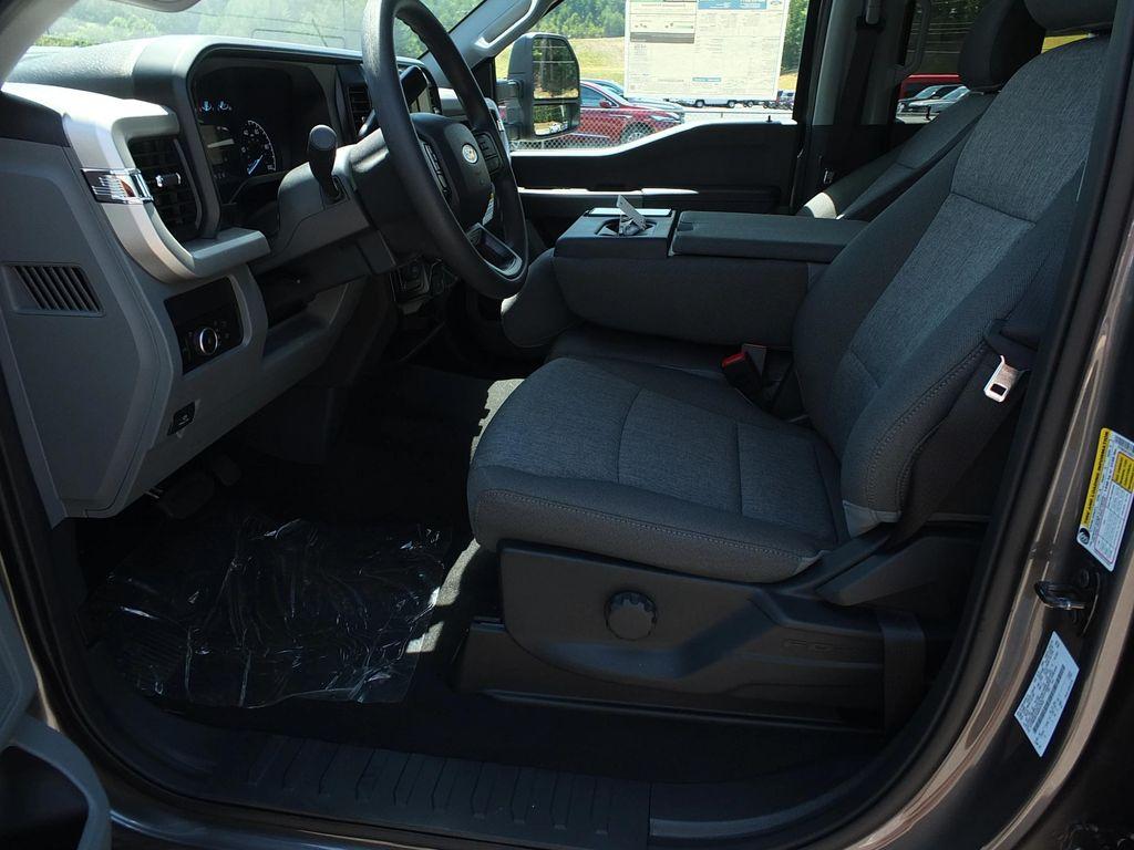 new 2025 Ford F-250 car, priced at $69,545